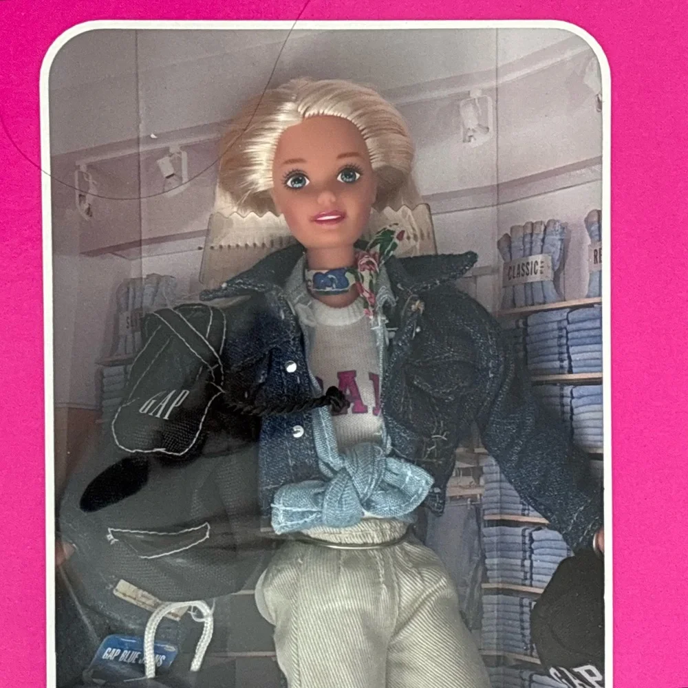 NWT BARBIE Vintage Gap Barbie Special Edition 1996.